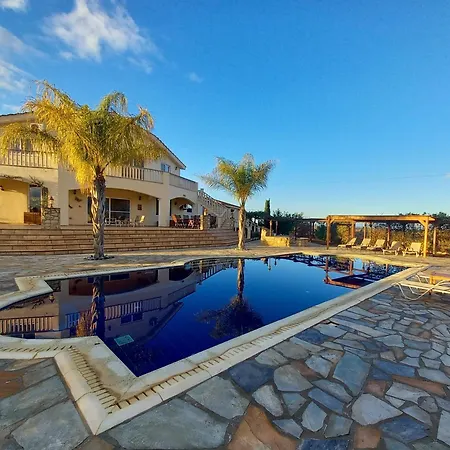 Villa Hideaway *