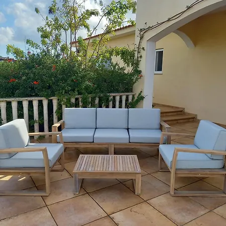 Hideaway Villa Phrenaros